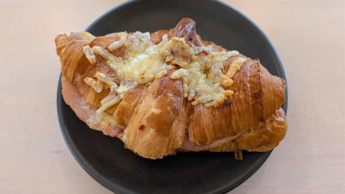 Almada – portuguese bakery in Kensal Town, London